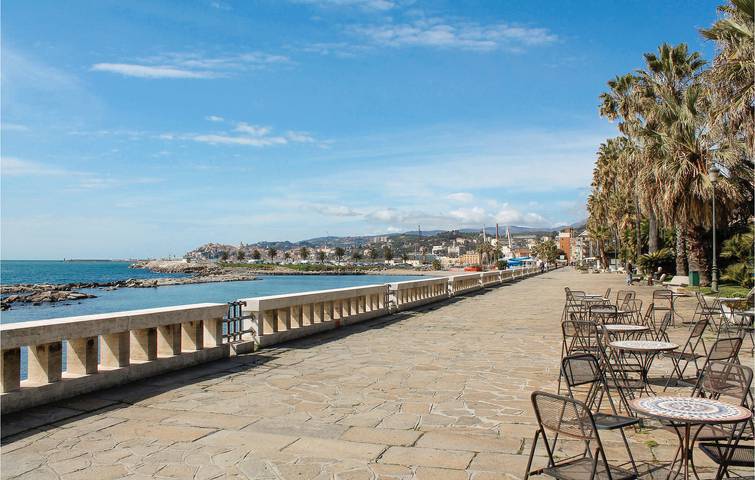 Ganze Ferienwohnung, Apt am Strand mit Terrasse & TV in San Remo, Sanremo Gemeinde