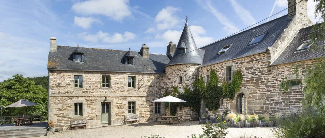 Château pour 15 personnes avec jardin in Trémel, Ceinture Dorée