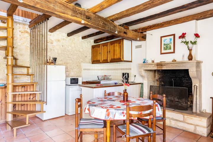 Maison de vacances « Petite Maison Bord De Rivière » avec terrasse, jardin privés et Wi-Fi in Chiré-en-Montreuil, Vienne (France)