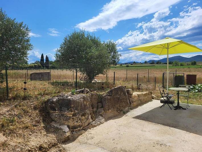 Location de vacances pour 4 personnes, avec vue et terrasse ainsi que jardin et piscine à Barjac - 4