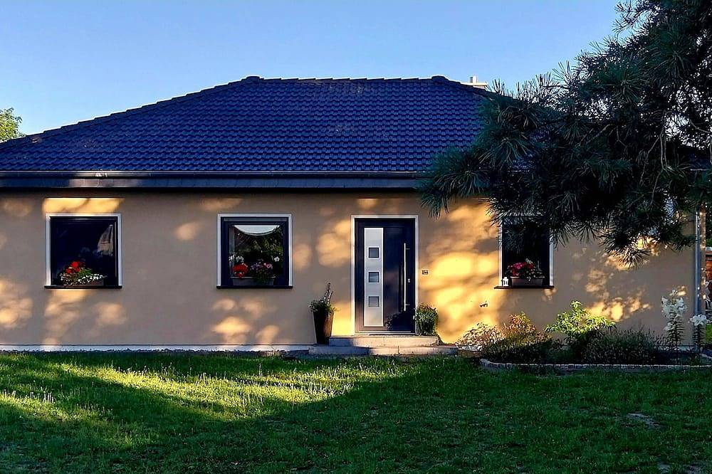 Idyllisches Ferienhaus am See - 2 Min. vom Strand entfernt in Krugsdorf, Vorpommern Greifswald
