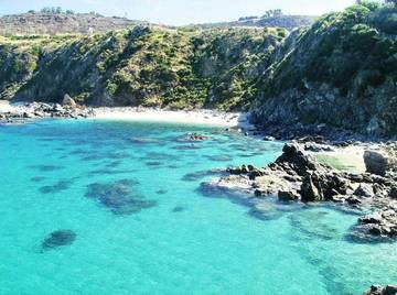 Location de vacances pour 3 personnes, avec jardin et piscine à Zambrone