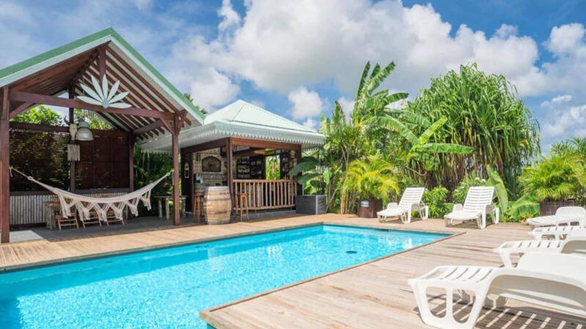 Appartement de vacances pour 7 personnes, avec piscine et jardin