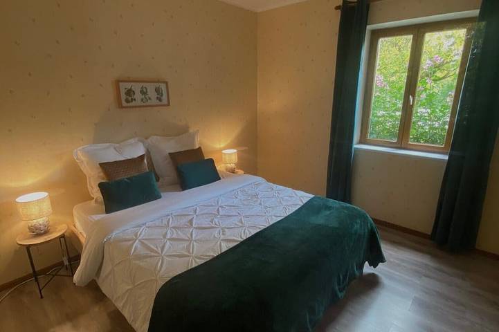 Location de vacances pour 6 personnes, avec piscine et terrasse ainsi que jacuzzi et jardin à Dégagnac - 2