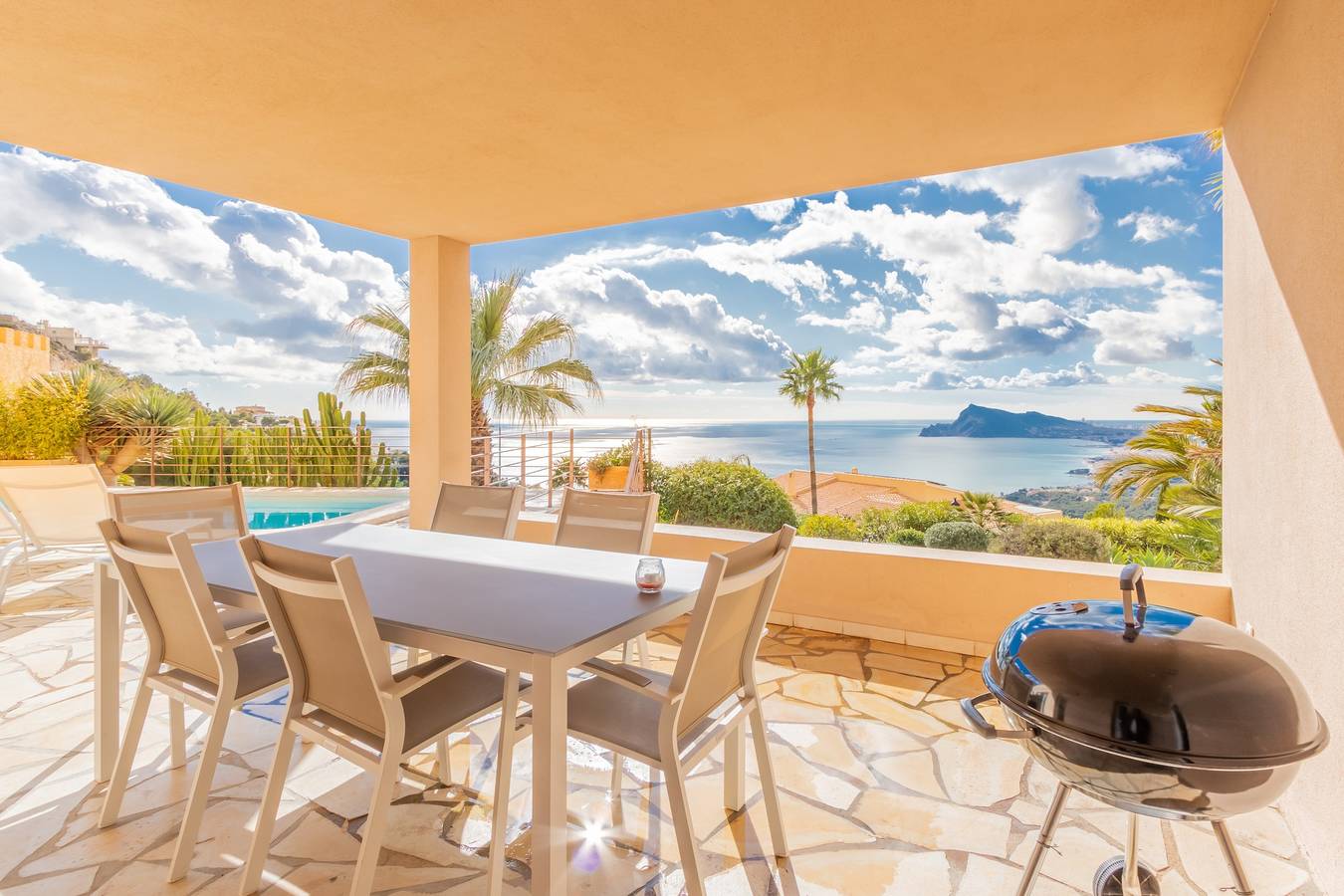 Villa "Altea Hills Villa Noruega" con vistas a la montaña, piscina, Wi-Fi, jardín y terraza in Altea Hills, Altea