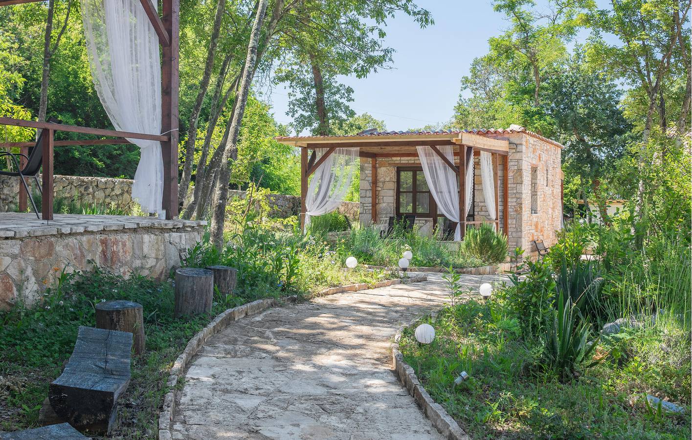 Charmant appartement avec terrasse et Wi-Fi près de Rovinjsko Selo in Rovinj, Région de Rovinj
