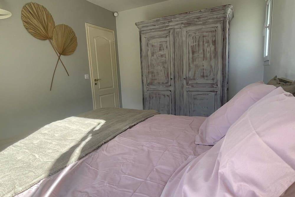 Luxurious  villa  offers a breathtaking 200° open view of the Luberon in Saint-Saturnin-lès-Apt, Parc naturel régional du Luberon