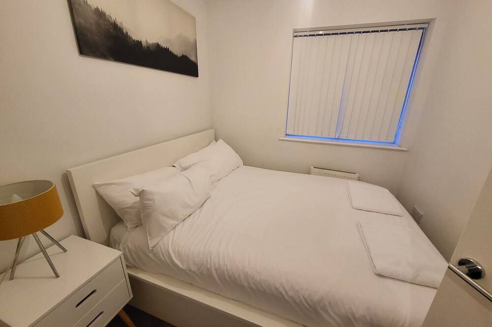 Garland Modern Apartment Dartford 1 With Parking in Dartford, Kent