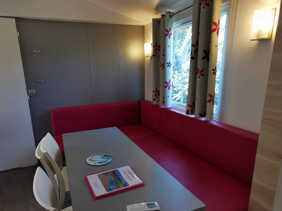 Camping Les Hortensias - Mobilheim 6 personen - Mobilheim 3 Schlafzimmer mit Klima in Rosières (Ardèche), Parc naturel régional des Monts d'Ardèche