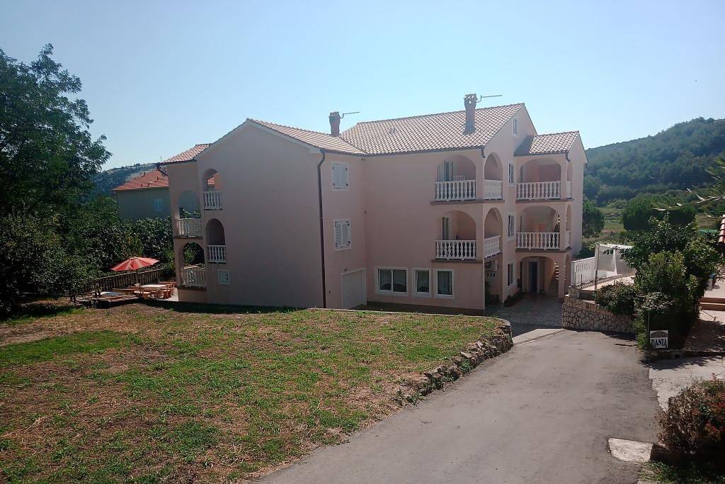Zimmer mit Terrasse Lopar (Rab) S-23825-c in Lopar, Rab