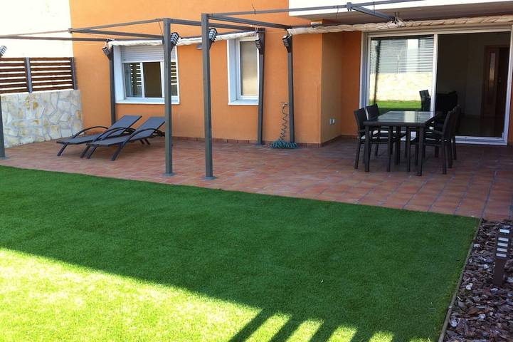 Holiday rental for 6 people, with garden and terrace as well as pool in Sant Feliu de Guíxols
