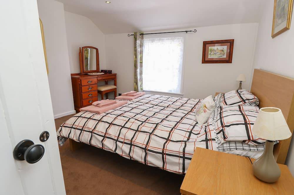 Castle Cottage, pet friendly, with a garden in Carisbrooke in Newport (Isla de Wight), Isla de Wight