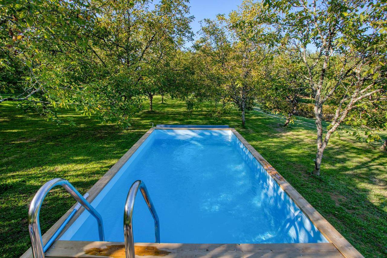 Spa privatif intérieur du lodge -la truffe- le bois de la pause- in Saint-Cybranet, Périgord Noir