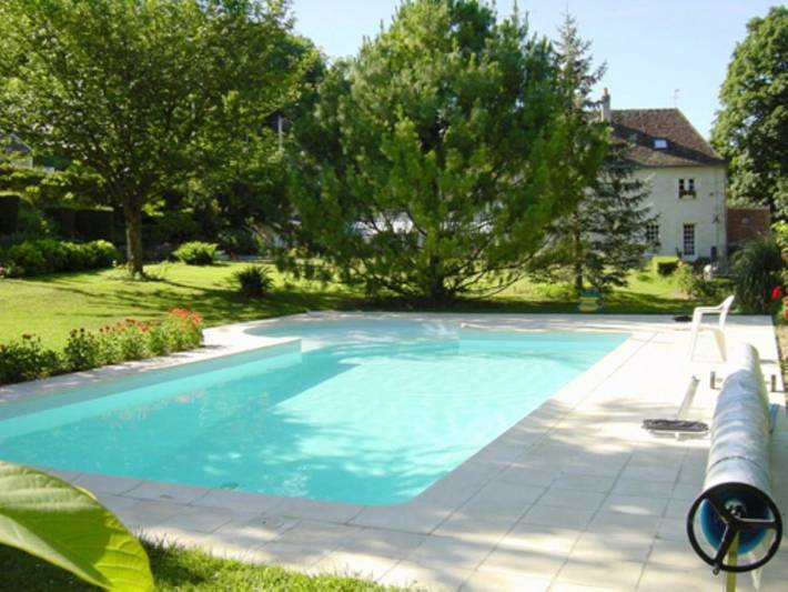 Chambre d’hôte pour 6 personnes, avec Terrasse et Jardin ainsi que Piscine et Vue
