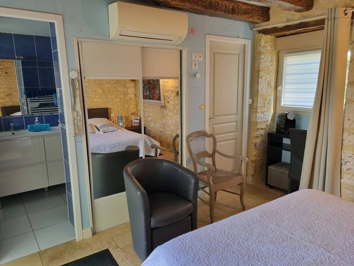 Camera 'Lune' con piscina condivisa, Wi-Fi e aria condizionata - Table d'Hôtes in Salignac-Eyvigues, Périgord Noir