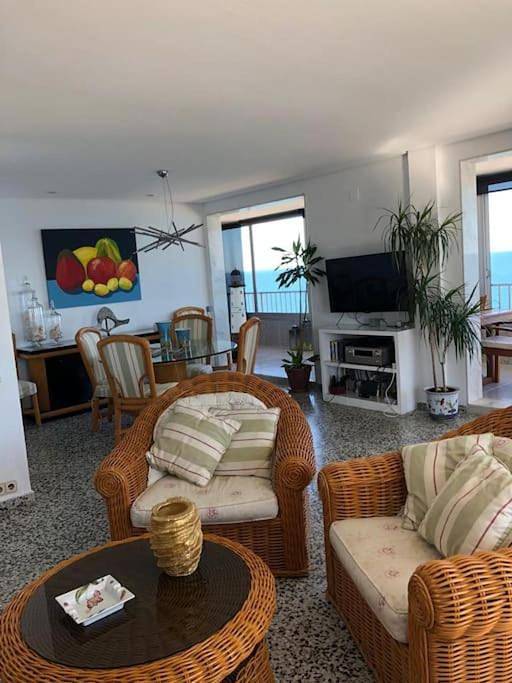 Gîte pour 6 personnes, avec vue ainsi que terrasse et piscine dans Mareny Blau - 3