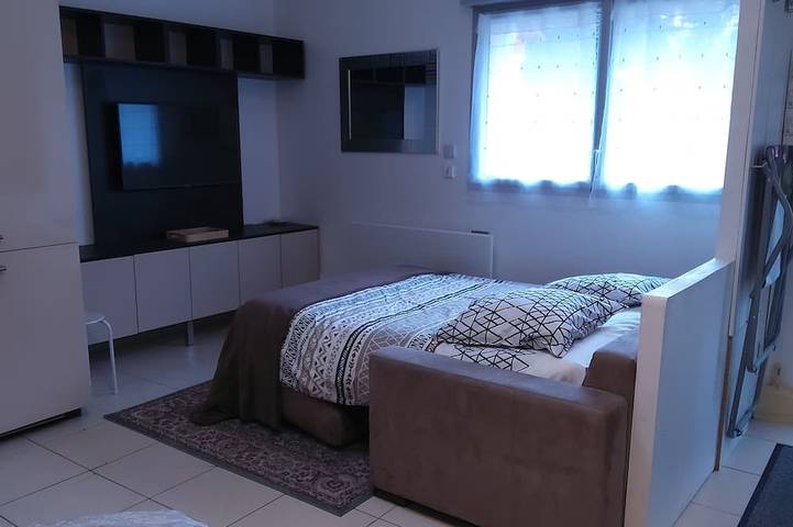 Apartamento entero, Skiing in the 3 Vallées—Apartment for 6 people, 80 m from the Olympe gondola, with a garage in Brides-les-Bains, Massif de la Vanoise