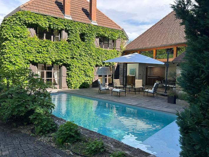 Location de vacances pour 9 personnes, avec Jacuzzi ainsi que Terrasse et Piscine à Fauverney - 3