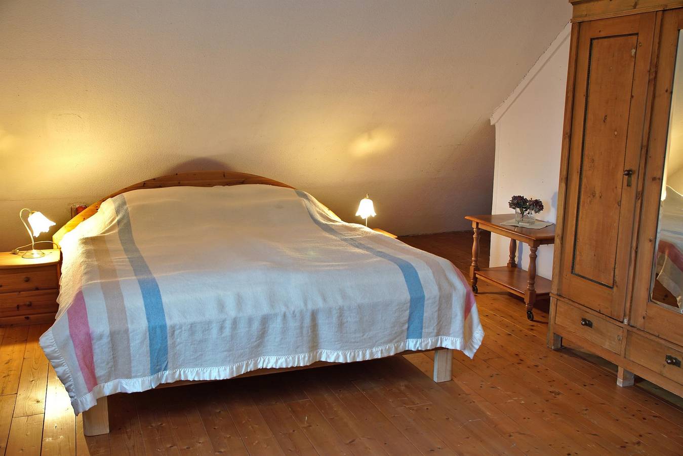 Gesammte 1. Etage (Appartement + beide Dz) in Henau, Nahetal