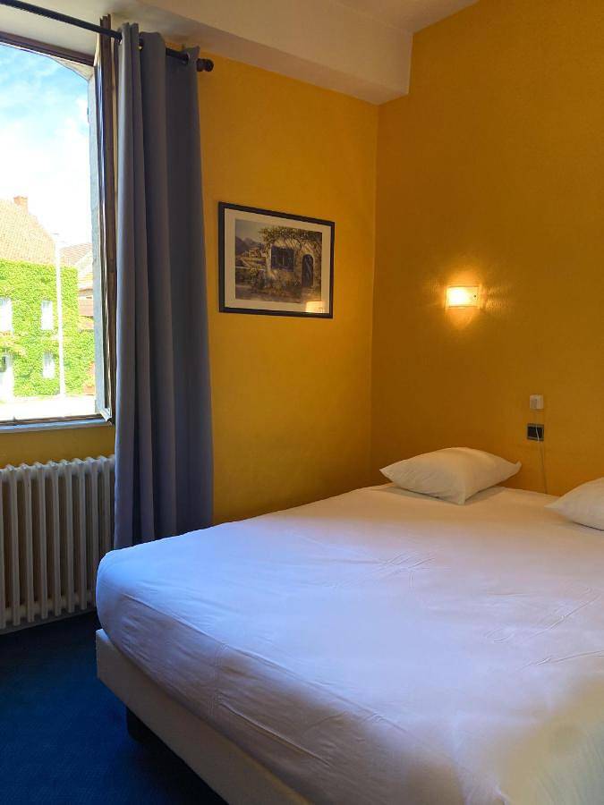 Hôtel pour 2 personnes, avec jardin et terrasse, animaux acceptés dans Château de Châteauneuf - 3