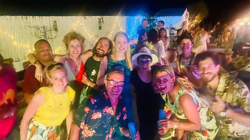 Apartamento para 6 personas, con piscina además de jacuzzi y jardín en Coín