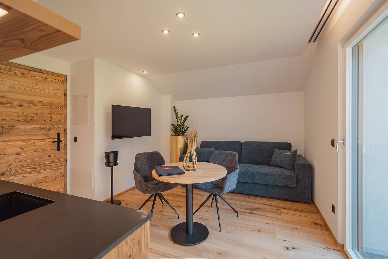 Ganze Wohnung, Ferienwohnung 'Alpenrose' mit Bergblick, Gemeinschaftsterrasse und Wlan in Preindl, Gsies