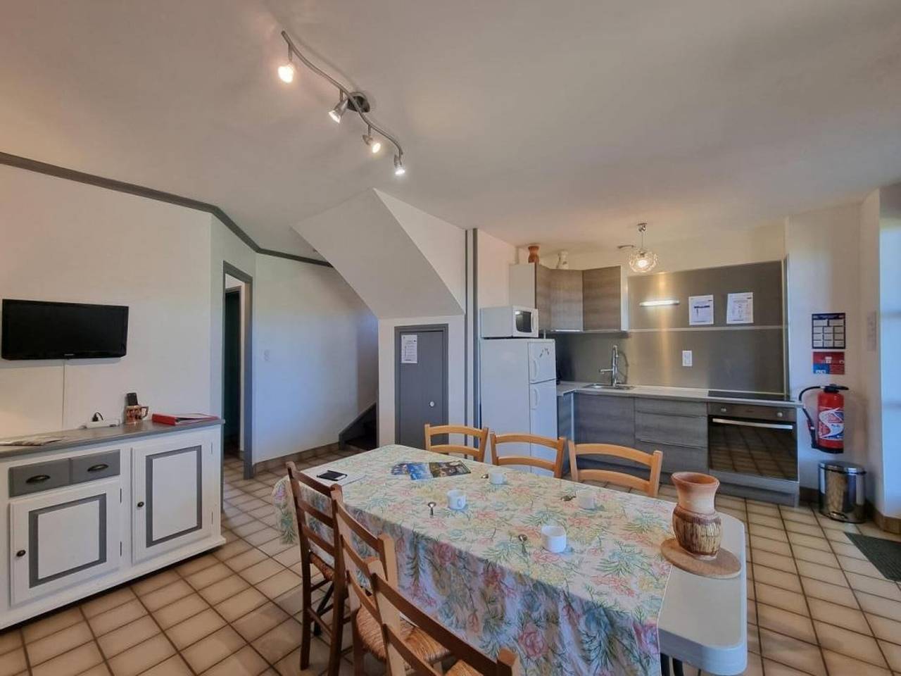 Charmant gîte familial au cœur du village in Saint-André-d'Apchon, Région de Roanne