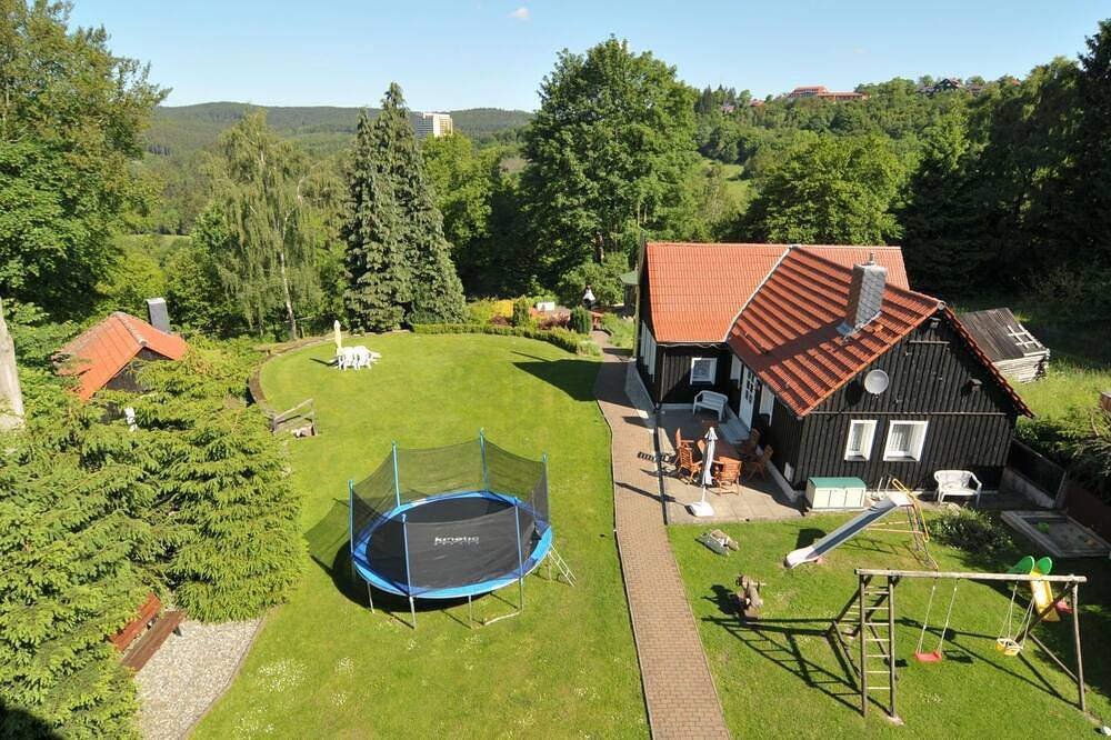 Mit Spielplatz, Garten und Fernsicht in Hohegeiß, Harzvorland