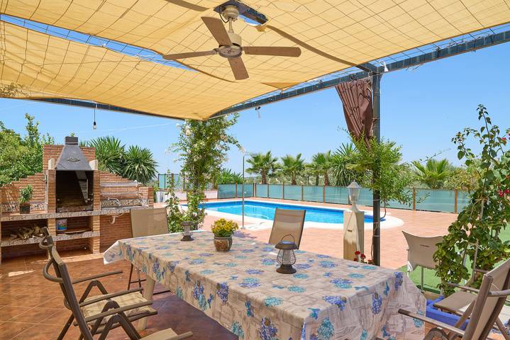 Gîte pour 8 personnes, avec jardin à Baena - 4