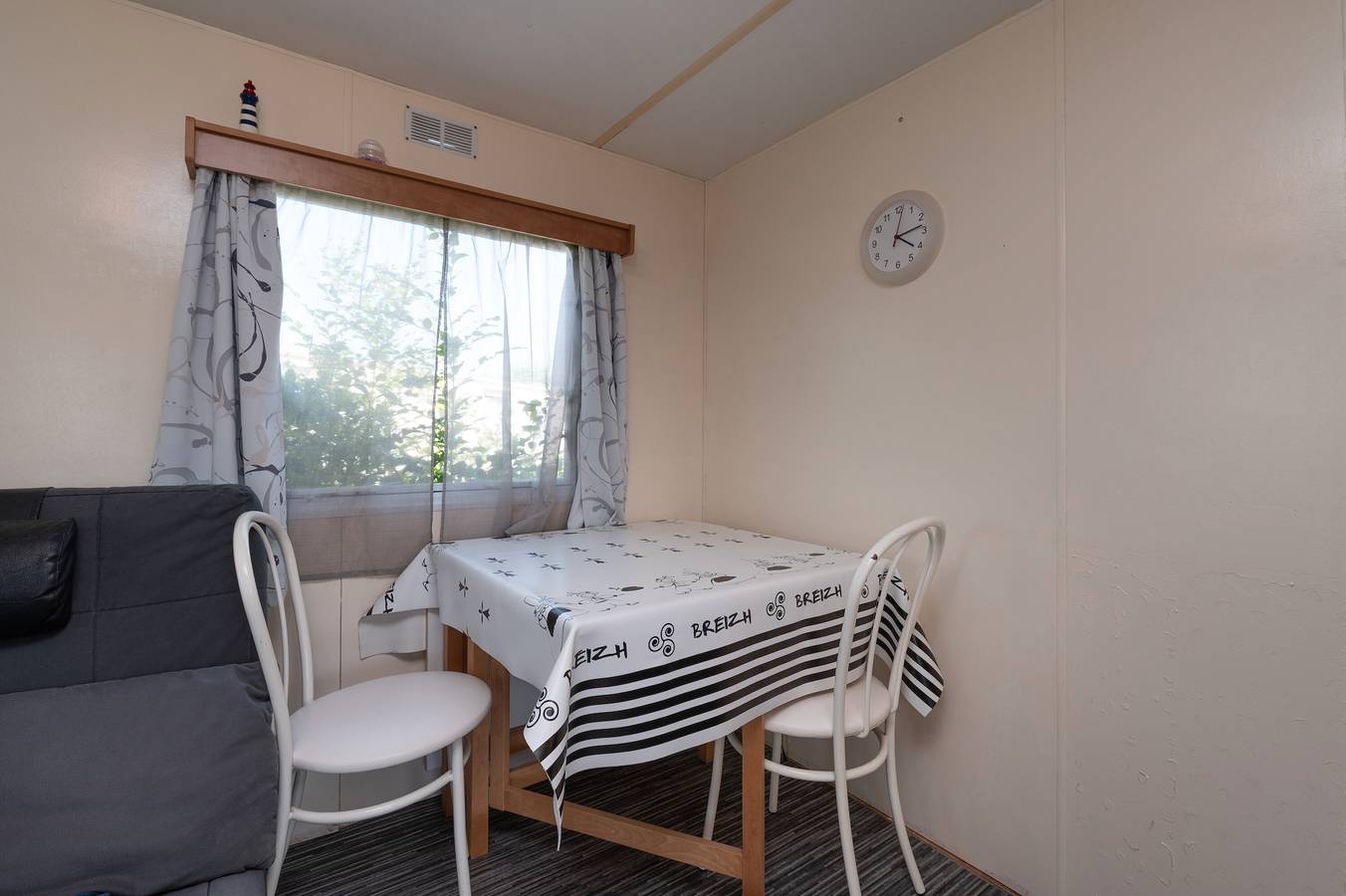 Mobil Home 'Kervoyal 56' con terraza privada y jardín compartido in Damgan, Côte des Mégalithes
