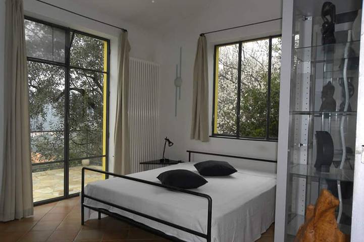 Stilvolles Ferienhaus mit Meerblick in malerischem Ambiente in Torrazza (Imperia), Imperia