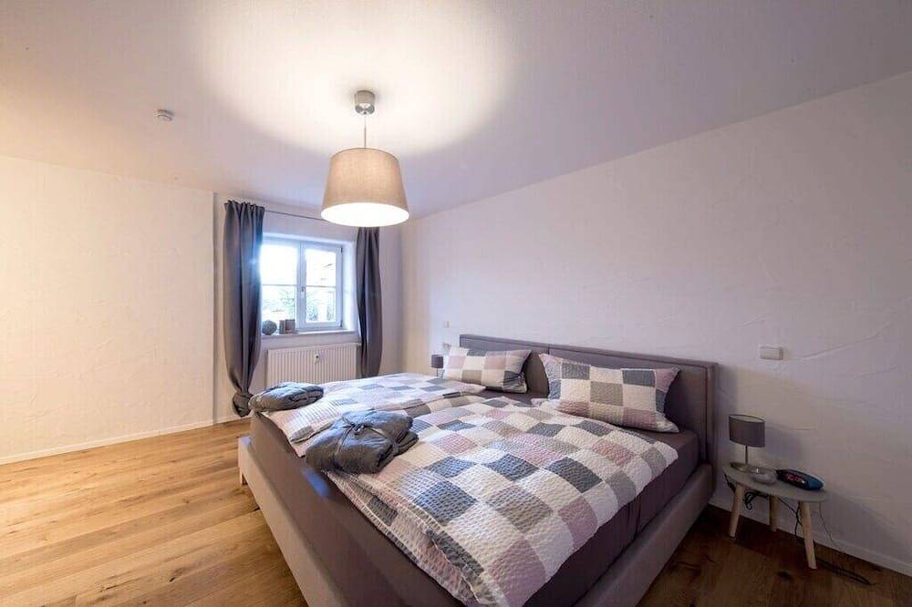 Ferienwohnung in Pähl mit Schwimmbecken in Pähl, Ammersee