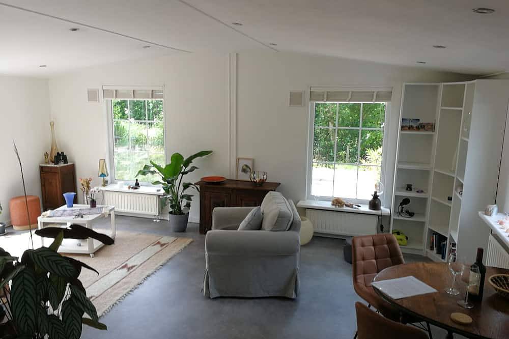 Lovely chalet in a quiet place to enjoy and rest and relax from the fast world in Goedereede, Goeree-Overflakkee