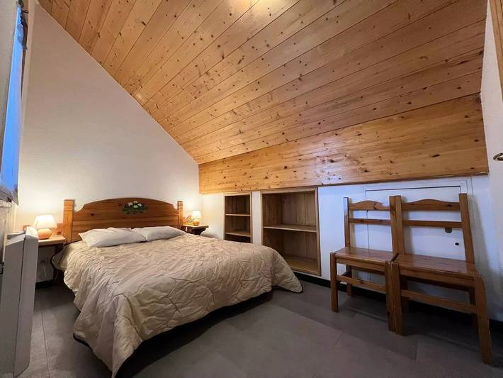 Gîte pour 11 personnes, avec piscine à Saint-Jean-d'Arves - 2