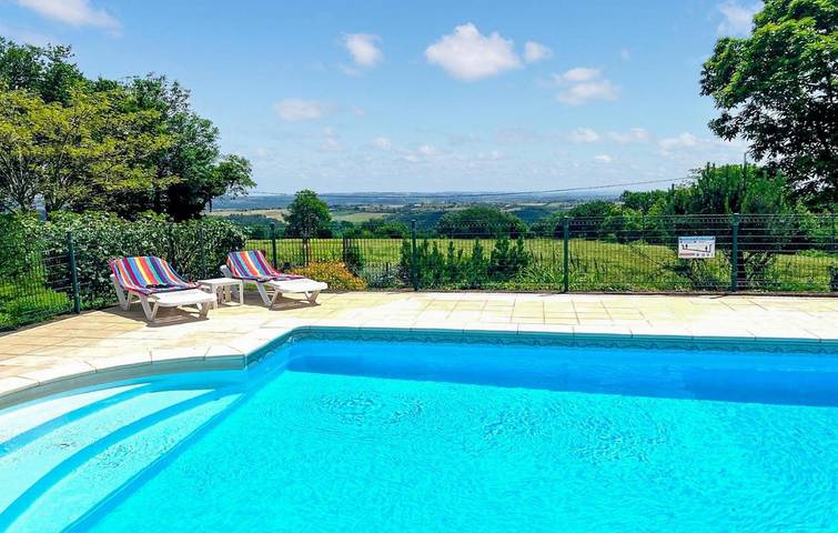 Location de vacances pour 6 personnes, avec piscine et jardin à Jouqueviel - 2