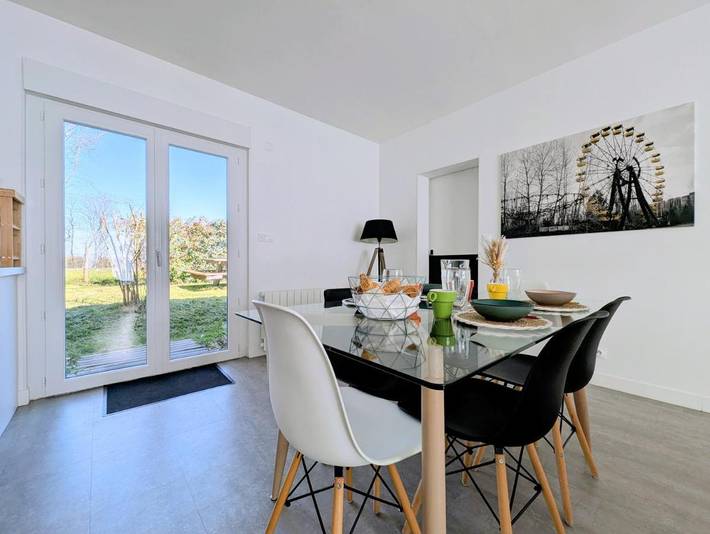 Gîte pour 6 personnes, avec Terrasse ainsi que Jardin et Vue dans Rorthais