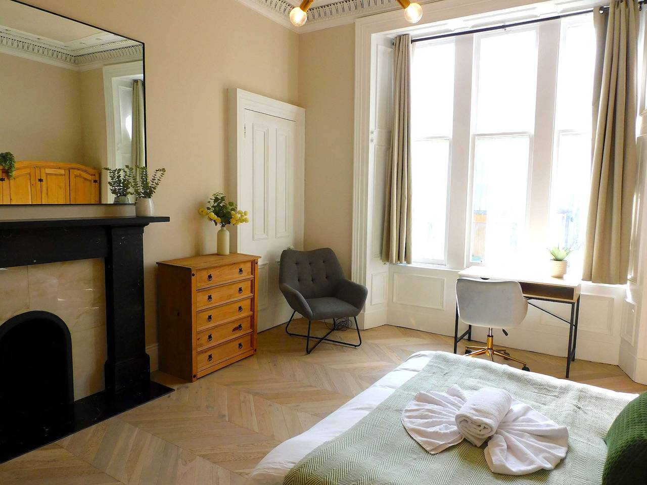 Apartamento entero, Elegant West End Apartment, Sleeps 8, Near Uofg & Kelvinbridge in Glasgow, Greater Glasgow and Clyde Valley