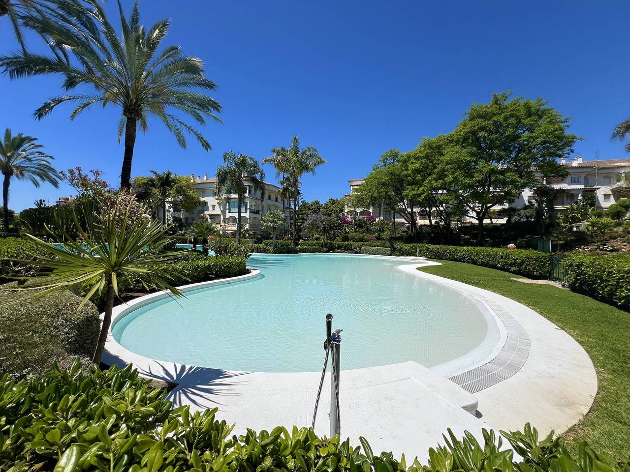 Entire apartment, Apartment in Marbella 400m from the sea in Marbella West, Marbella