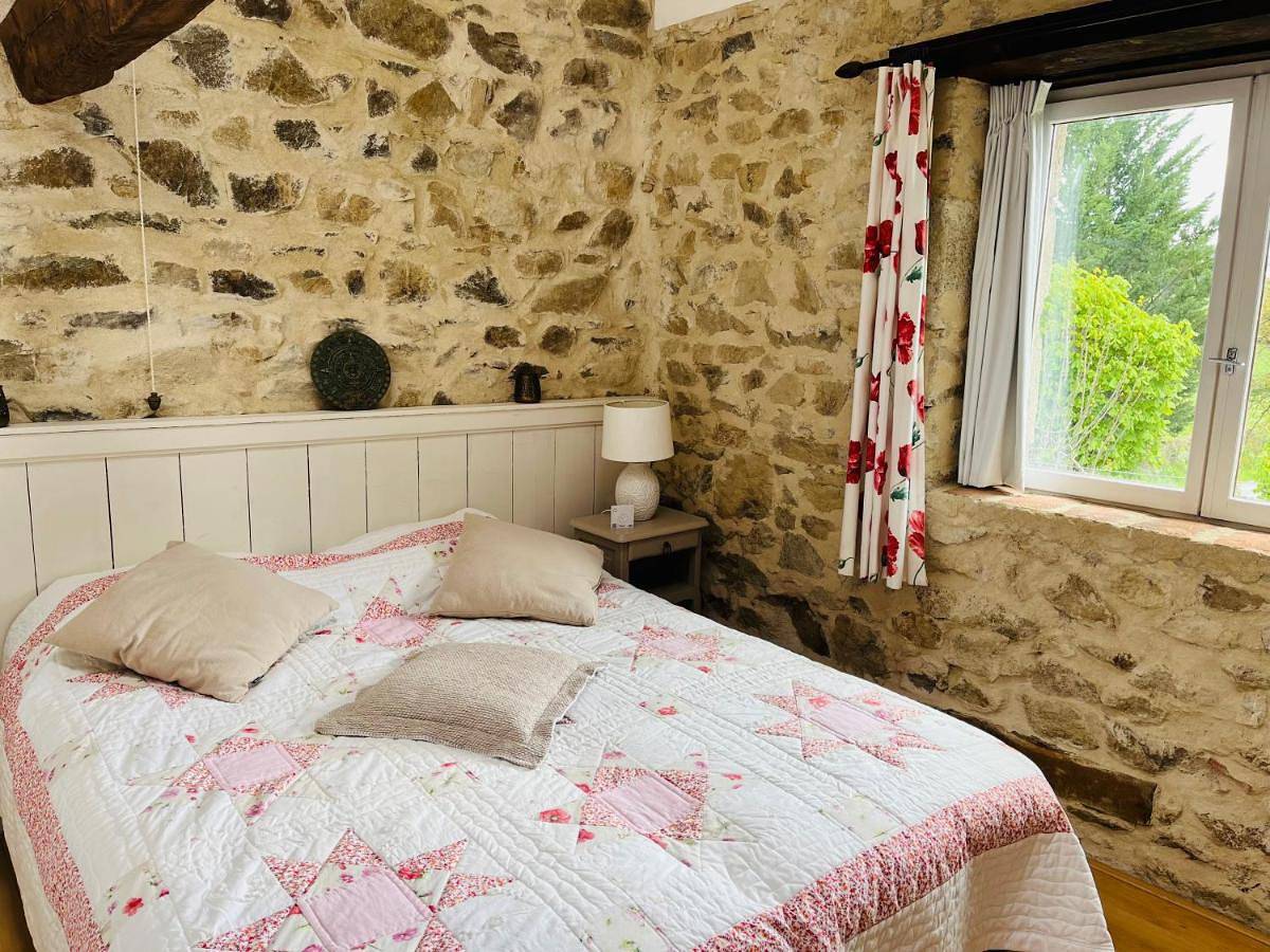 Maison Du Silence in Saint-Maurice-près-Pionsat, Puy-de-Dôme