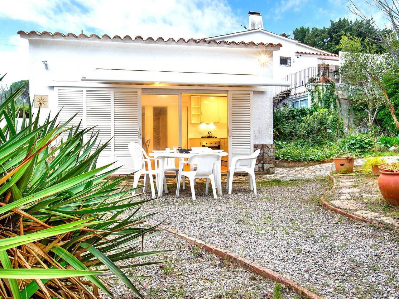Apartamento entero, Bungaló básico en Llafranc, Wi-Fi, se admiten mascotas in Llafranch, Palafrugell