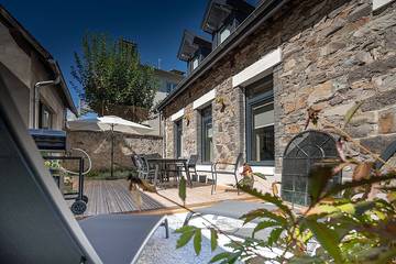 Gîte pour 7 personnes, avec terrasse et jacuzzi dans le Puy-de-Dôme
