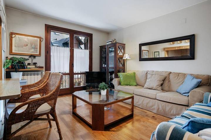 Apartamento para 6 personas, con balcón además de vistas y jardín, Se admiten mascotas en Formigal (Esquí)