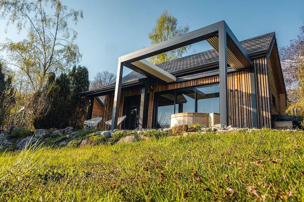 Cabane-Spa Écrin d'Auvergne offers top-of-the-range Lodges with Privative Spa in Champs-sur-Tarentaine-Marchal, Regionaler Naturpark Volcans d'Auvergne