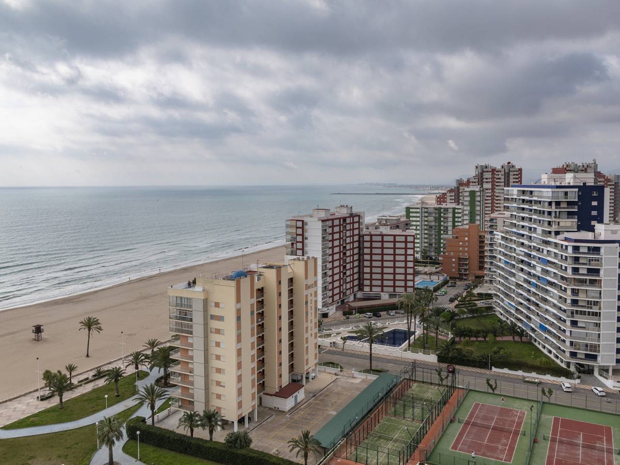 Appartement entier, Appart. accueillant à Cullera, face plage, 2 ch, piscine, wifi in Cullera, Costa de Valencia