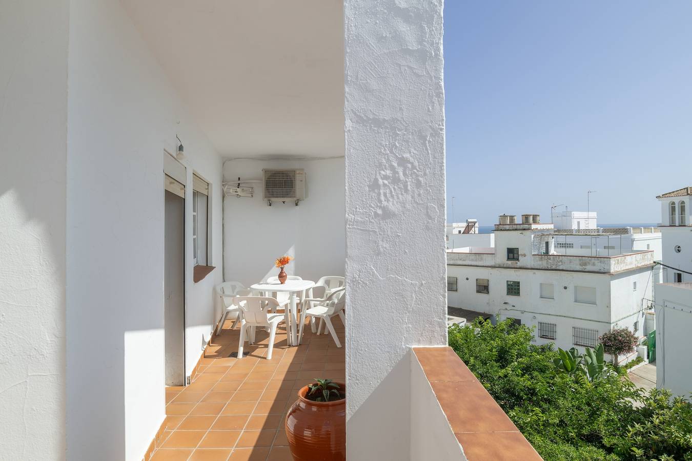 Apartamento entero, Apartamento 'Elvira' con vistas al mar, terraza privada y Wi-Fi in Conil de la Frontera, Costa de la Luz