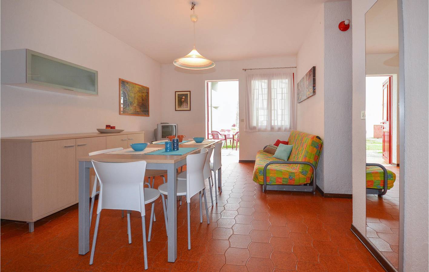 Wochenende am Wasser: 65qm mit AC, Parkplatz, Pool und Küche! in Lignano Sabbiadoro, Udine Provinz