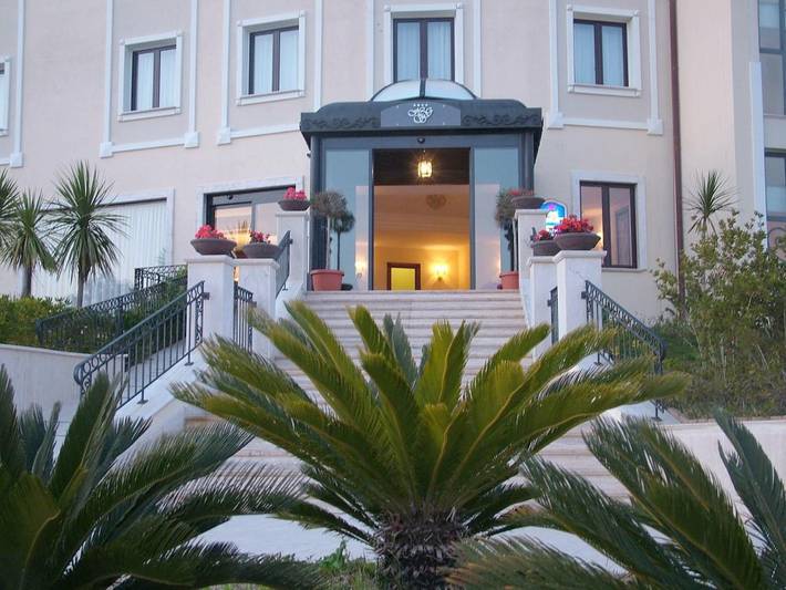Hotel für 3 Personen, mit Garten und Pool
