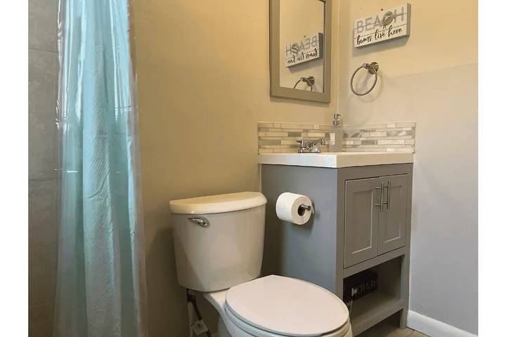 Vacation rental for 6 people, with yard and terrace, with pets in Dania Beach