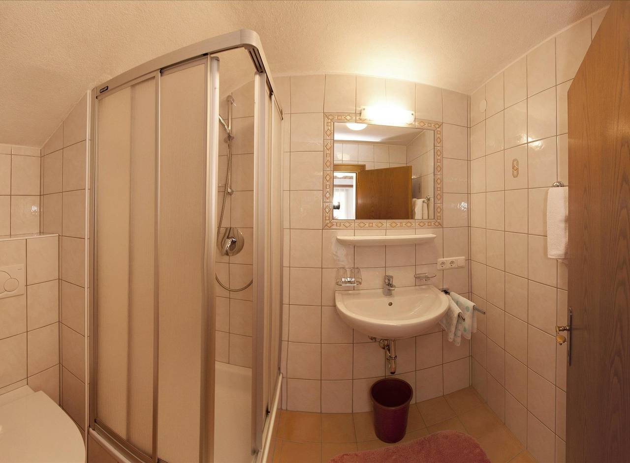 Ganze Ferienwohnung, Doppelzimmer"Standard Plus"  Dusche, Wc in Kappl, Verwall