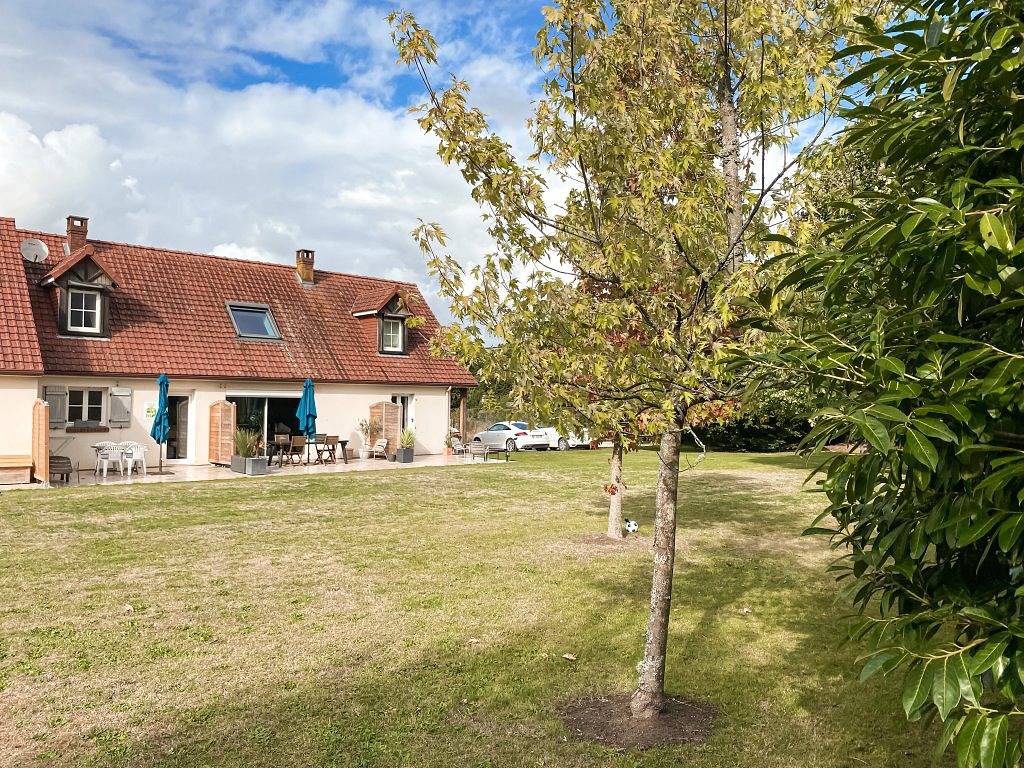 Villa Saint Val, Baie de Somme - Spa et parking privé - So Garden - 2 chambres et parking privé in Saint-Valery-sur-Somme, Région d'Abbeville